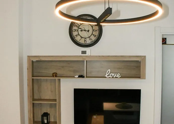 Pcelica شقة سومبور