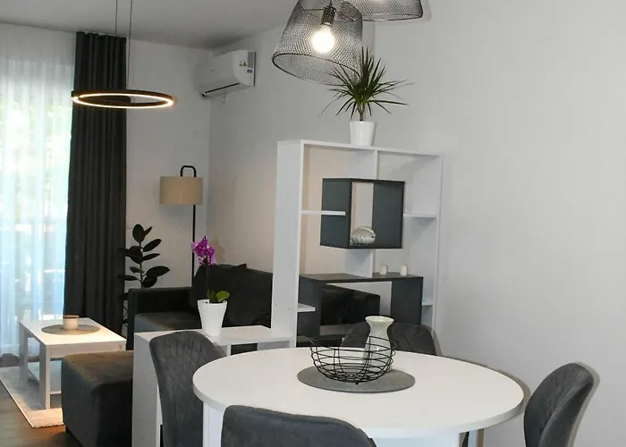 Pcelica سومبور