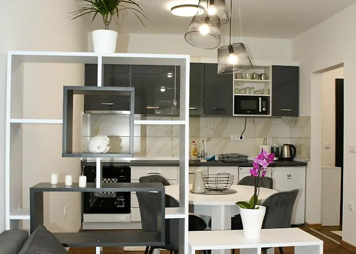 Pcelica * سومبور